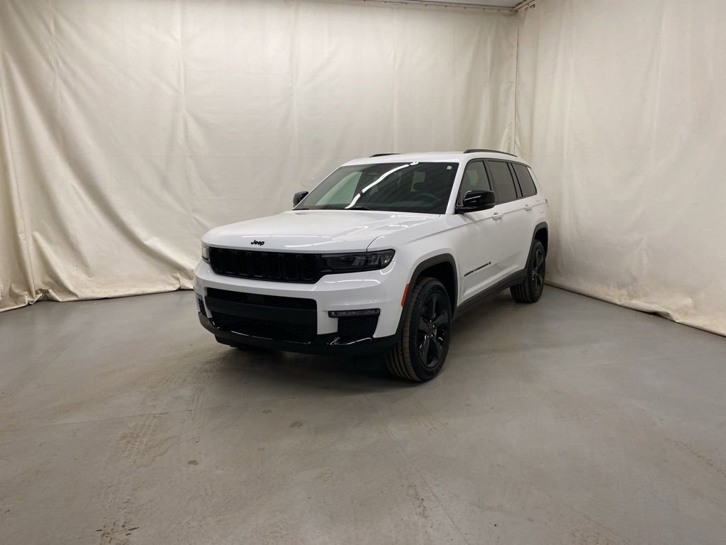 Used 2024 Jeep Grand Cherokee L Limited w/ Black Appearance Package image 2