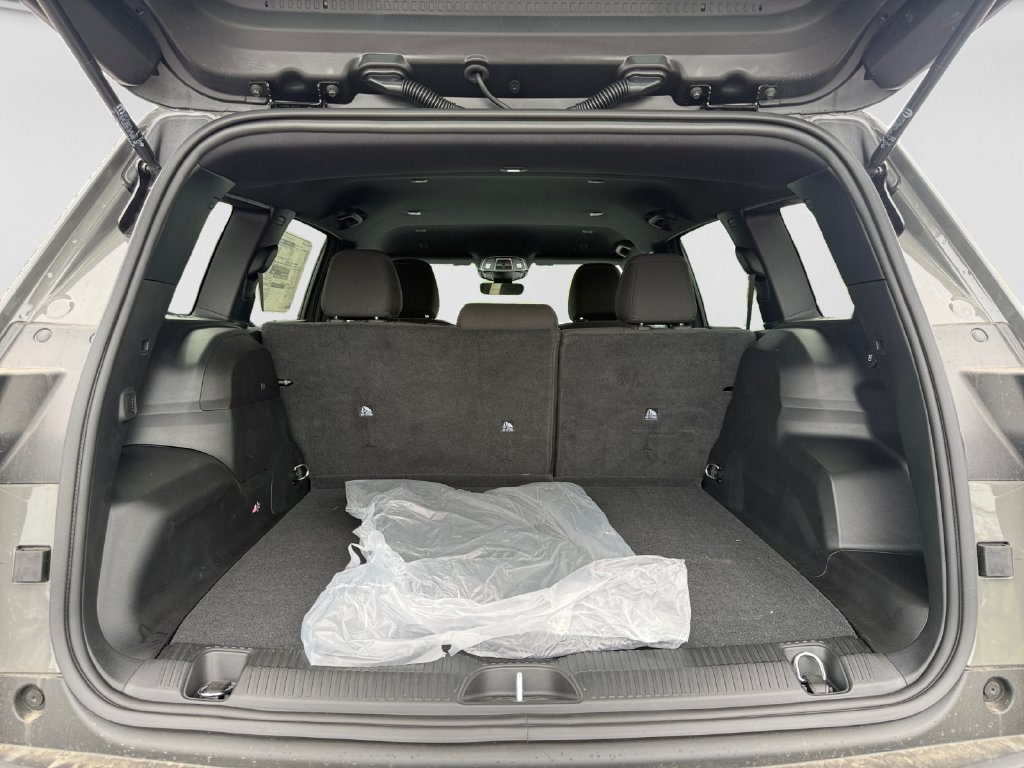 New 2026 Jeep Cherokee Laredo AWD/4WD image 18