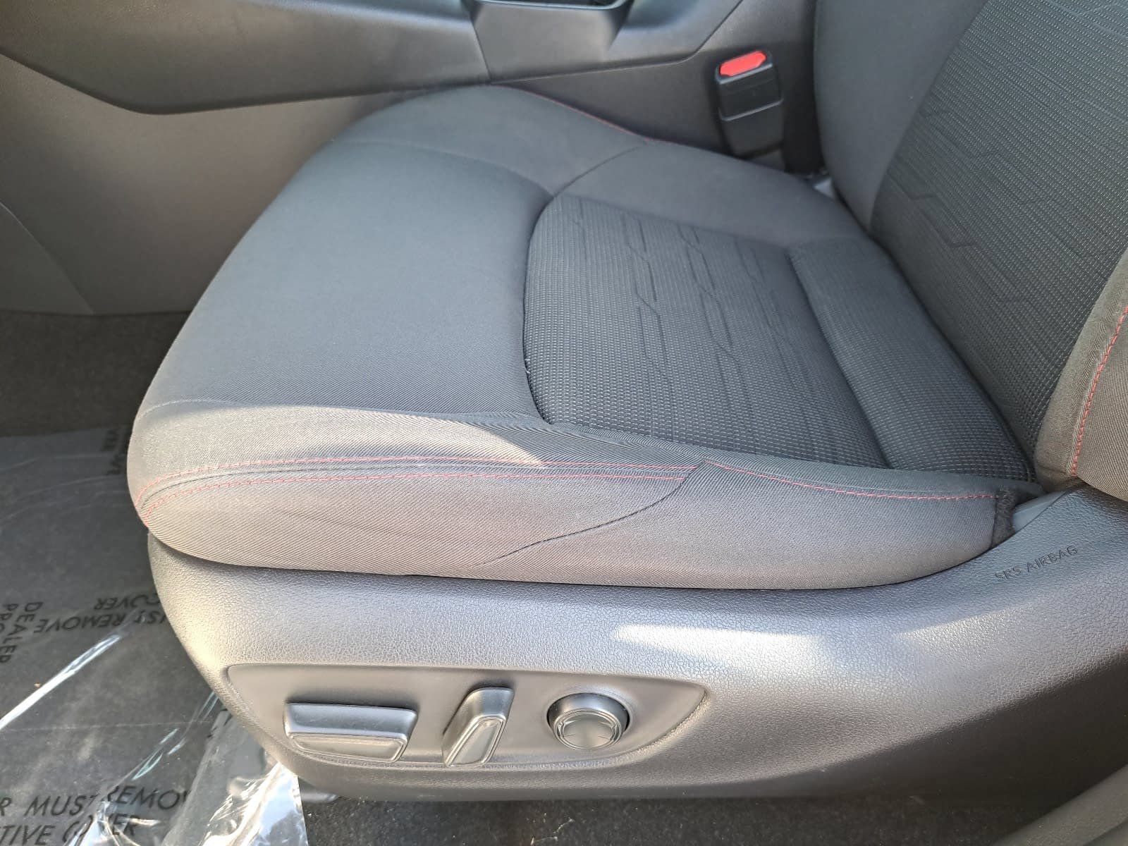 Used 2021 Toyota RAV4 SE w/ Weather & Moonroof Package AWD/4WD image 31
