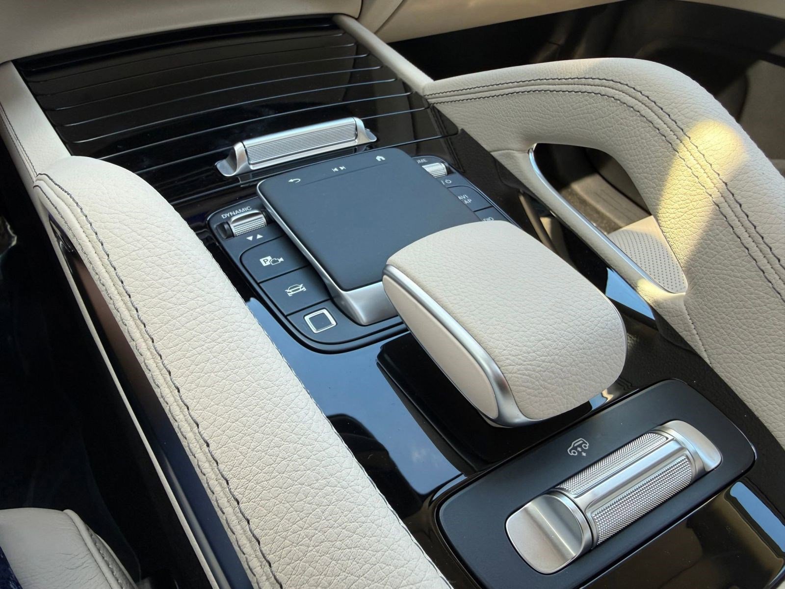 New 2026 Mercedes-Benz GLS 450 4MATIC image 15