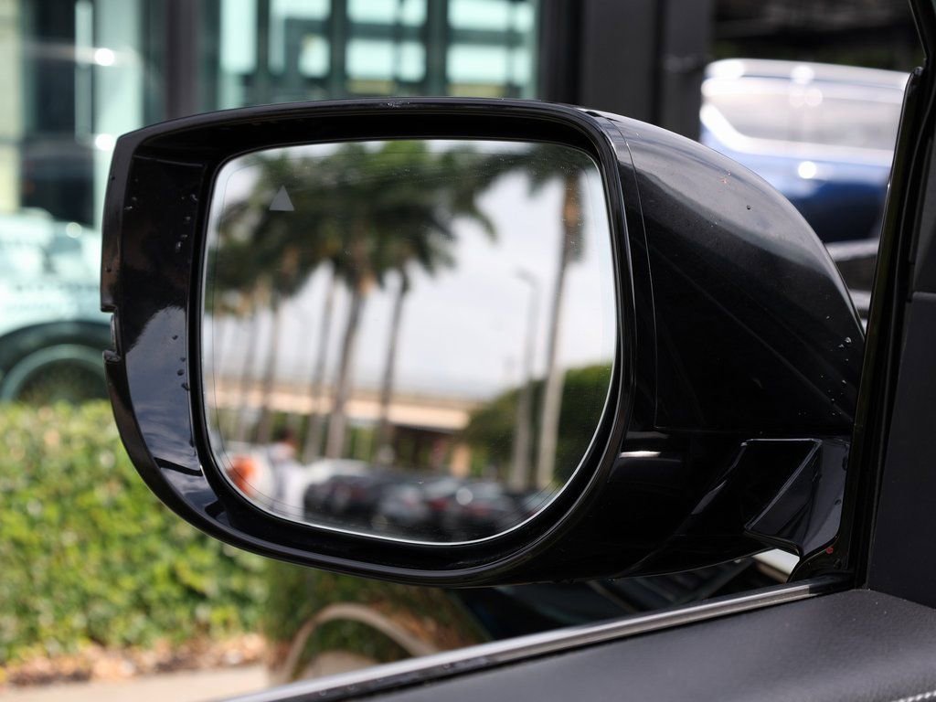 Certified 2025 INFINITI QX80 Luxe RWD image 11