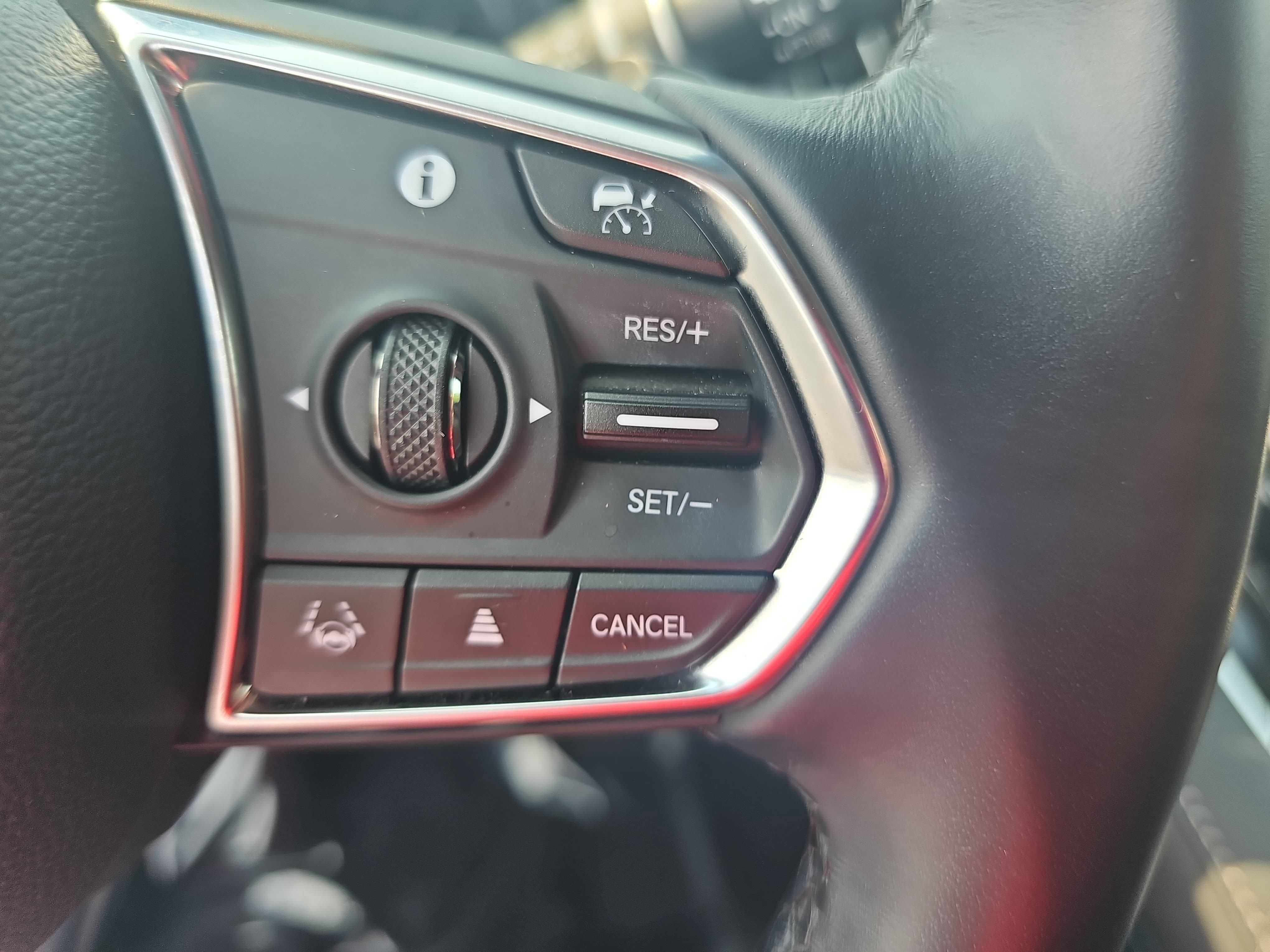 Used 2024 Acura RDX SH-AWD w/ Technology Package image 18