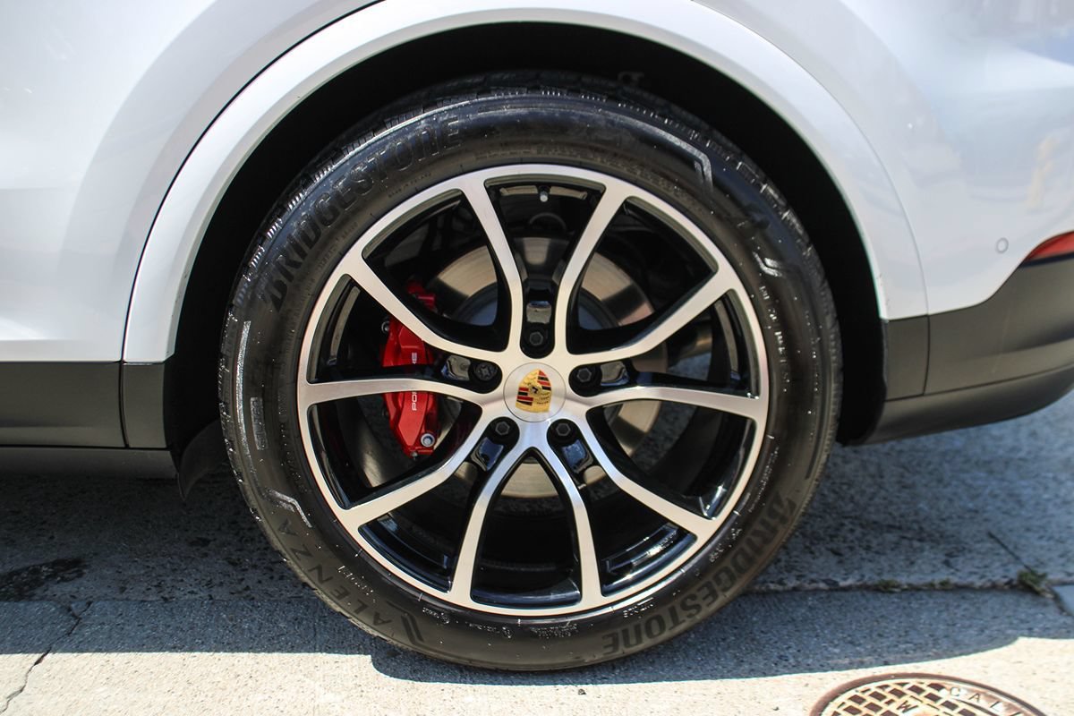 Used 2024 Porsche Cayenne S AWD/4WD image 40
