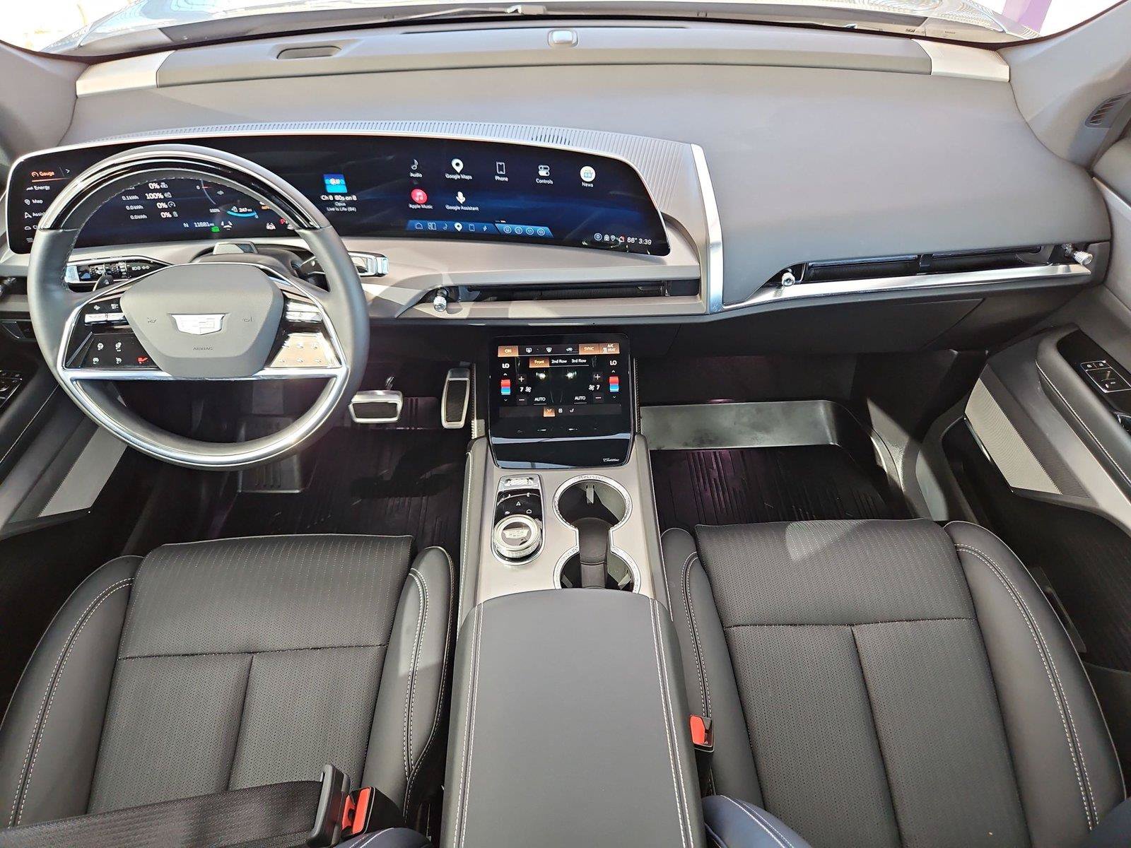 Certified 2026 Cadillac Vistiq Luxury w/ LPO, Floor Liner Package AWD/4WD image 5