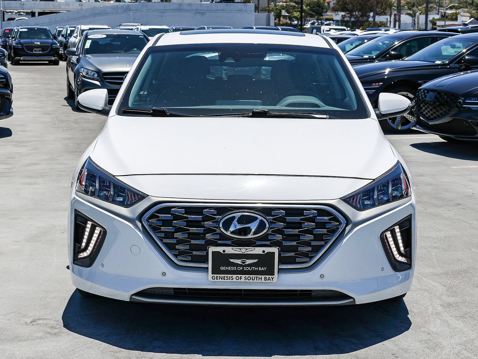 Used 2020 Hyundai Ioniq Limited FWD image 2