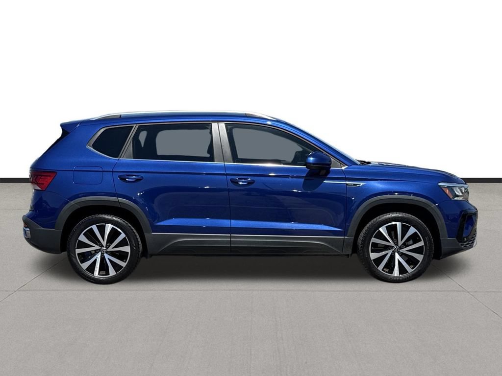 Used 2023 Volkswagen Taos SE FWD image 4
