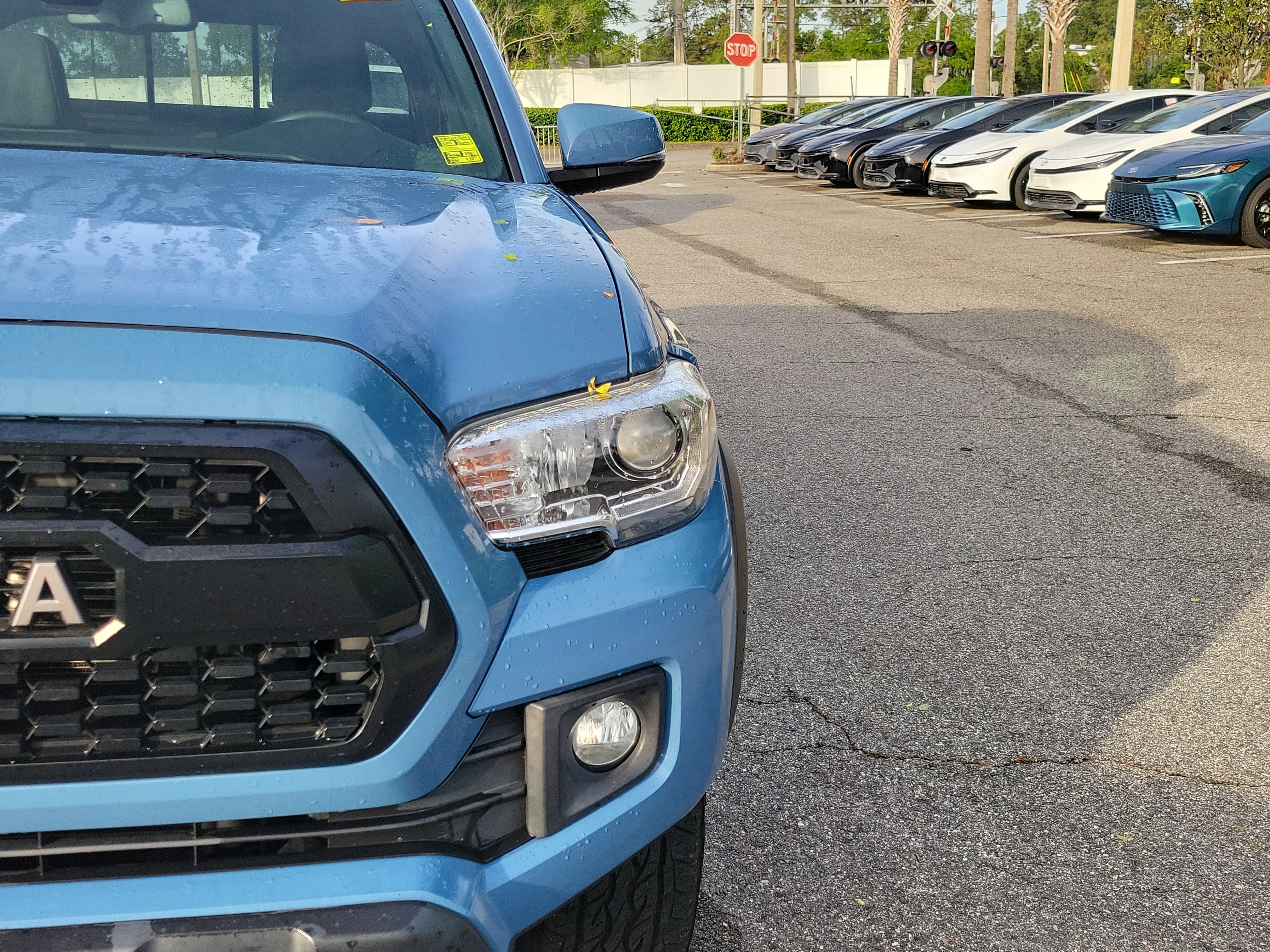 Used 2019 Toyota Tacoma TRD Off-Road w/ Technology Package image 3