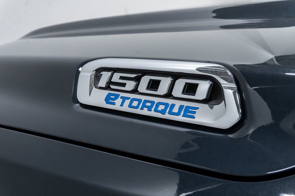 New 2026 RAM 1500 Laramie AWD/4WD image 3