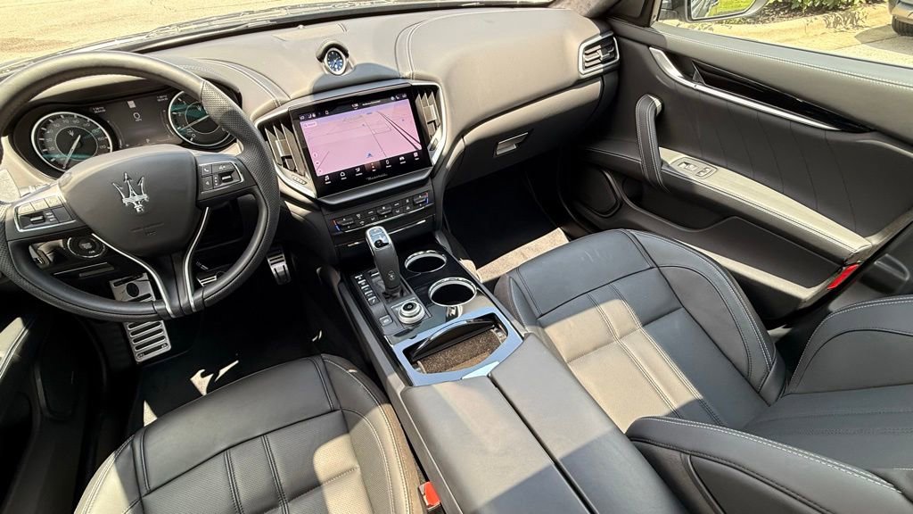 Used 2023 Maserati Ghibli Modena Q4 AWD/4WD image 31