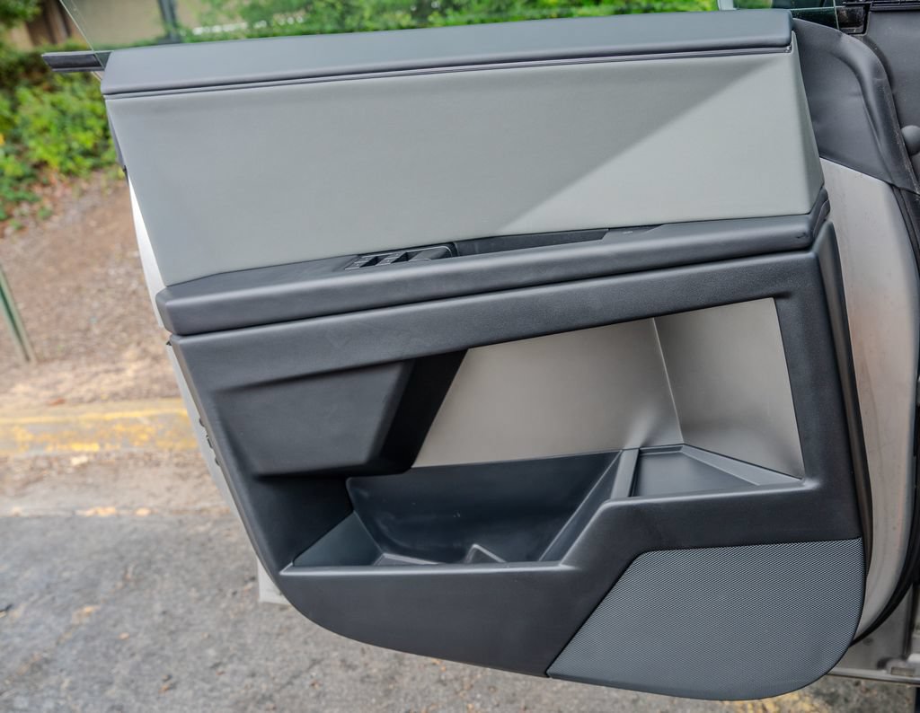Used 2025 Tesla Cybertruck AWD Crew Cab image 14