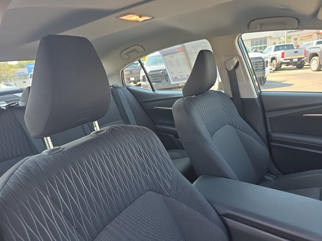 Used 2025 Toyota Camry LE FWD image 10
