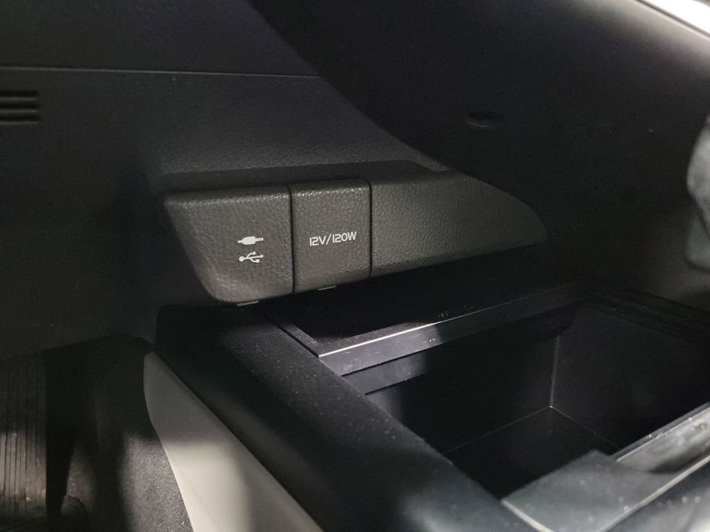 Used 2018 Toyota Camry LE FWD image 18