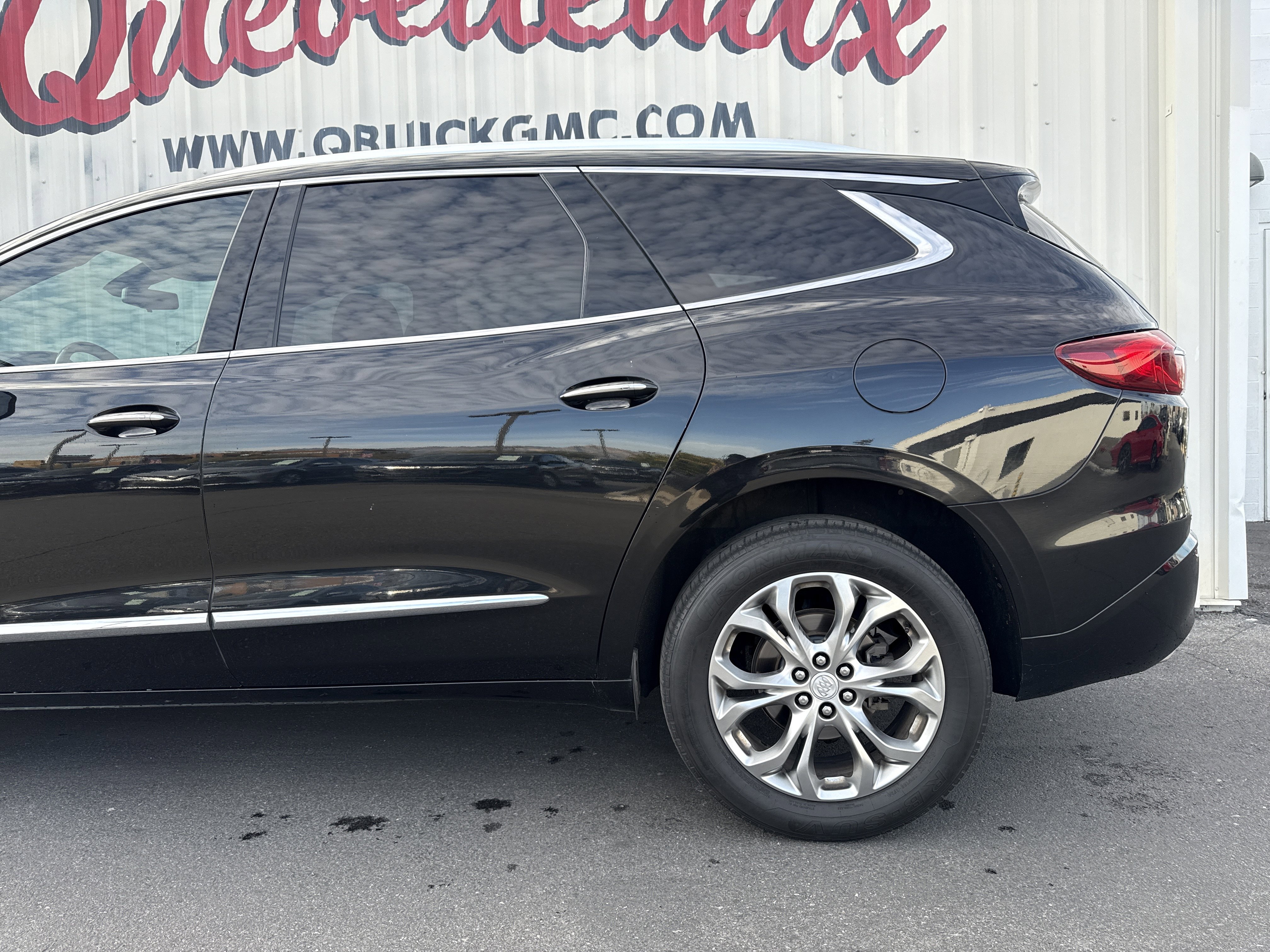Used 2021 Buick Enclave Avenir w/ Avenir Technology Package image 2