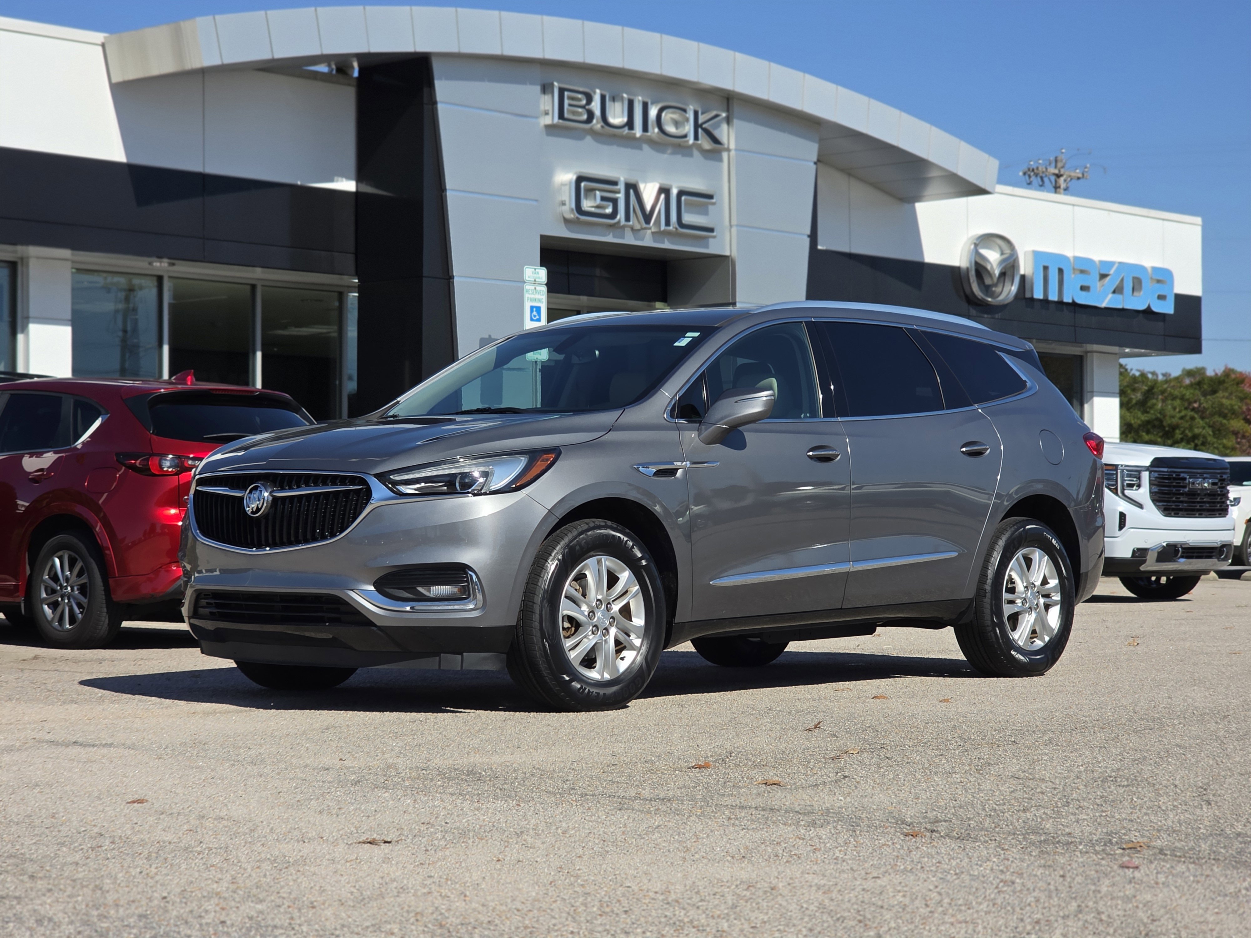 Used 2019 Buick Enclave Essence image 3
