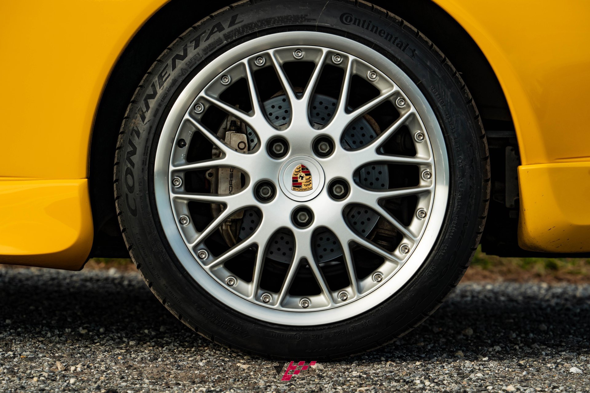 Used 2001 Porsche 911 Carrera 4 image 16