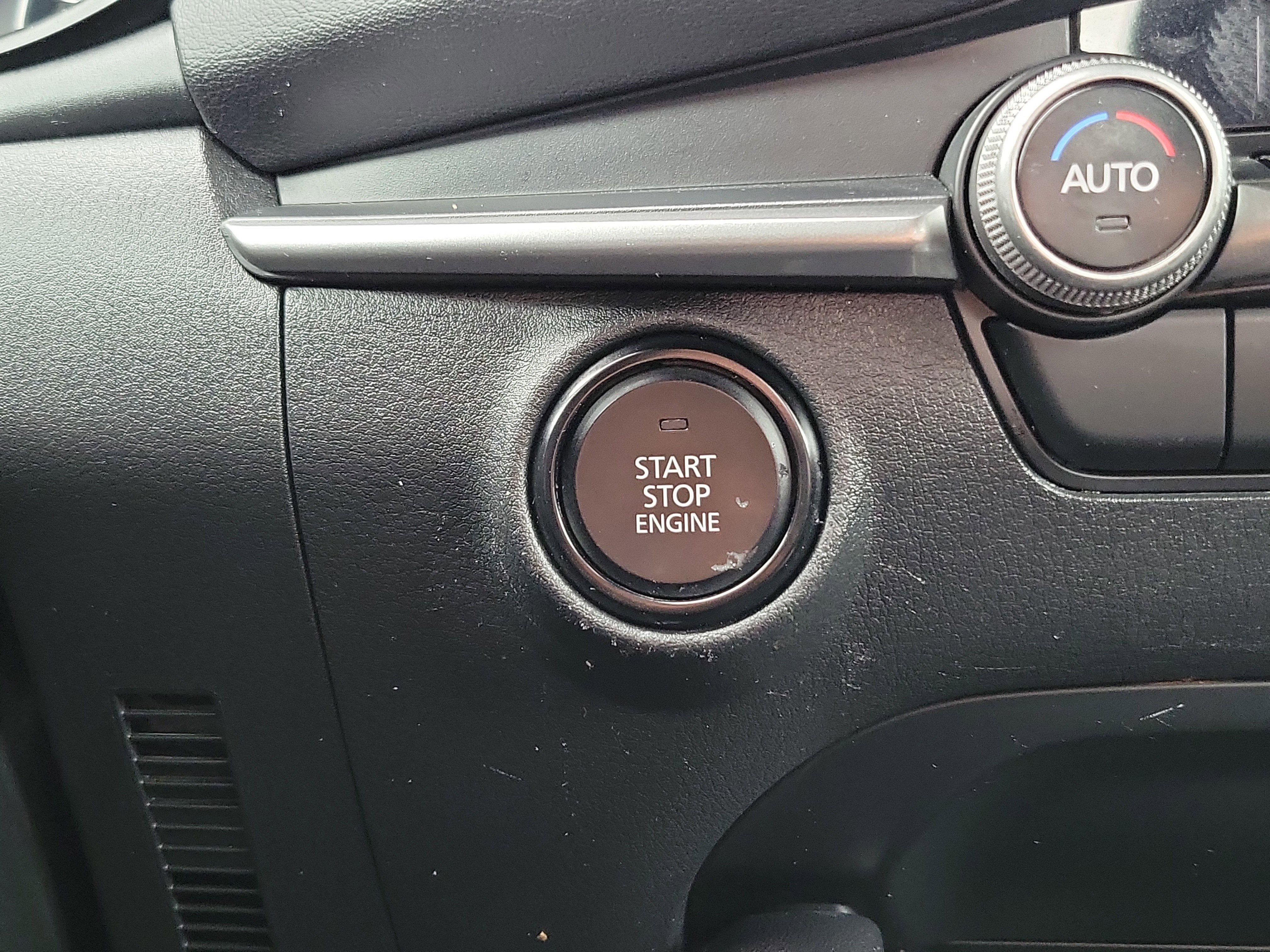 Used 2024 MAZDA MAZDA3 s image 24