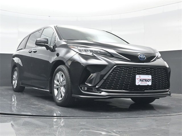 Used 2022 Toyota Sienna XSE image 56
