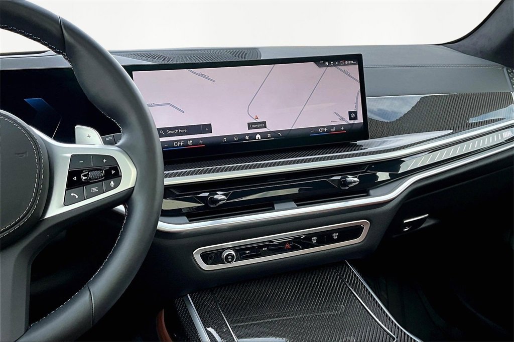 Used 2025 BMW X7 M60i w/ Climate Comfort Package image 6