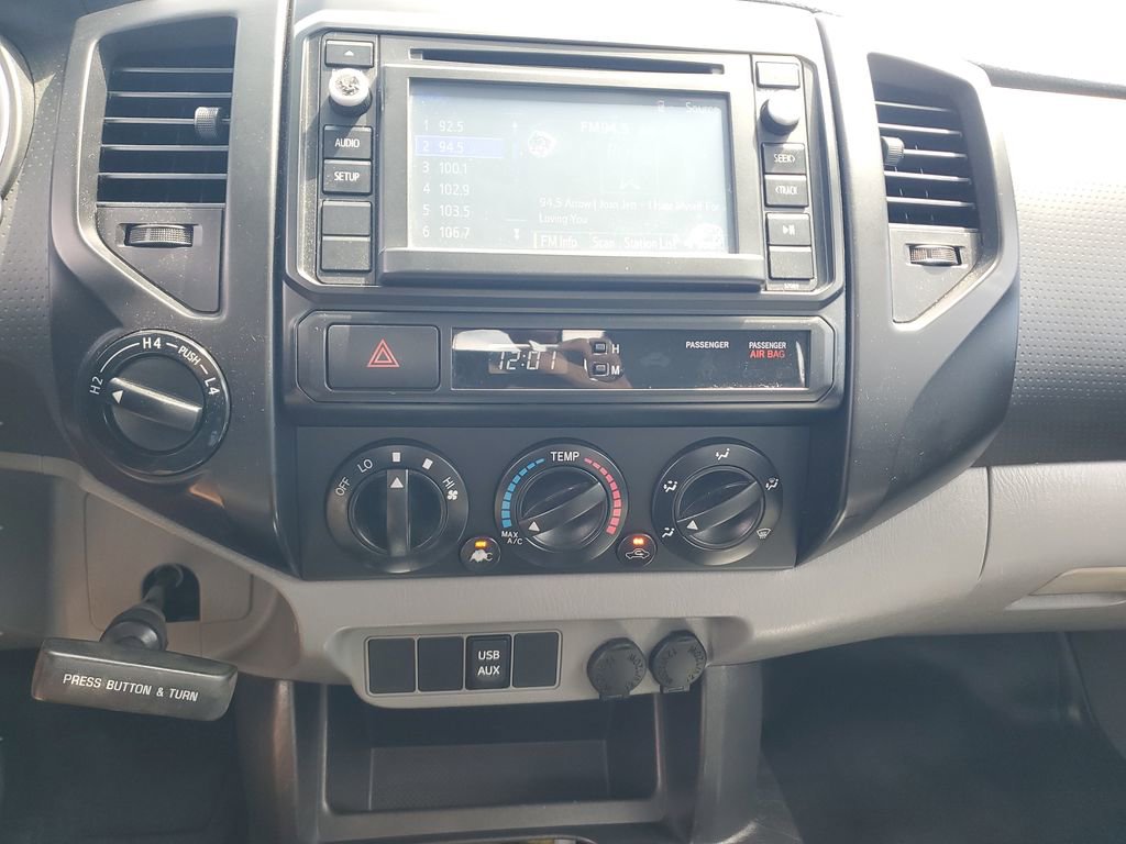 Used 2014 Toyota Tacoma 4x4 Regular Cab image 19