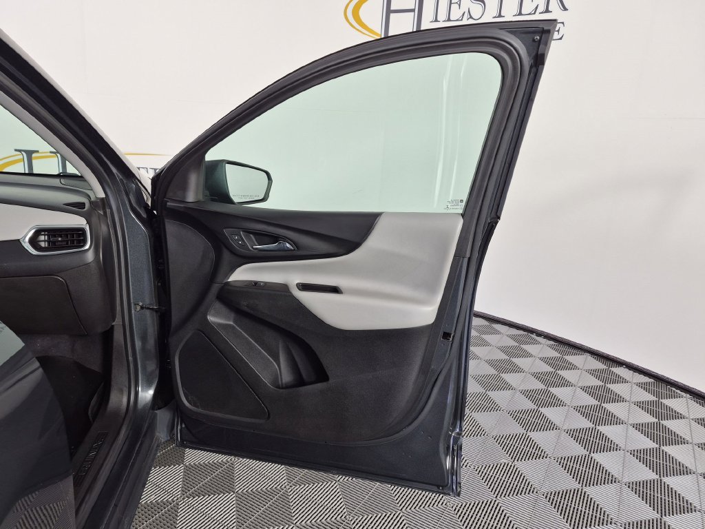Certified 2020 Chevrolet Equinox LS w/ LS Convenience Package FWD image 33