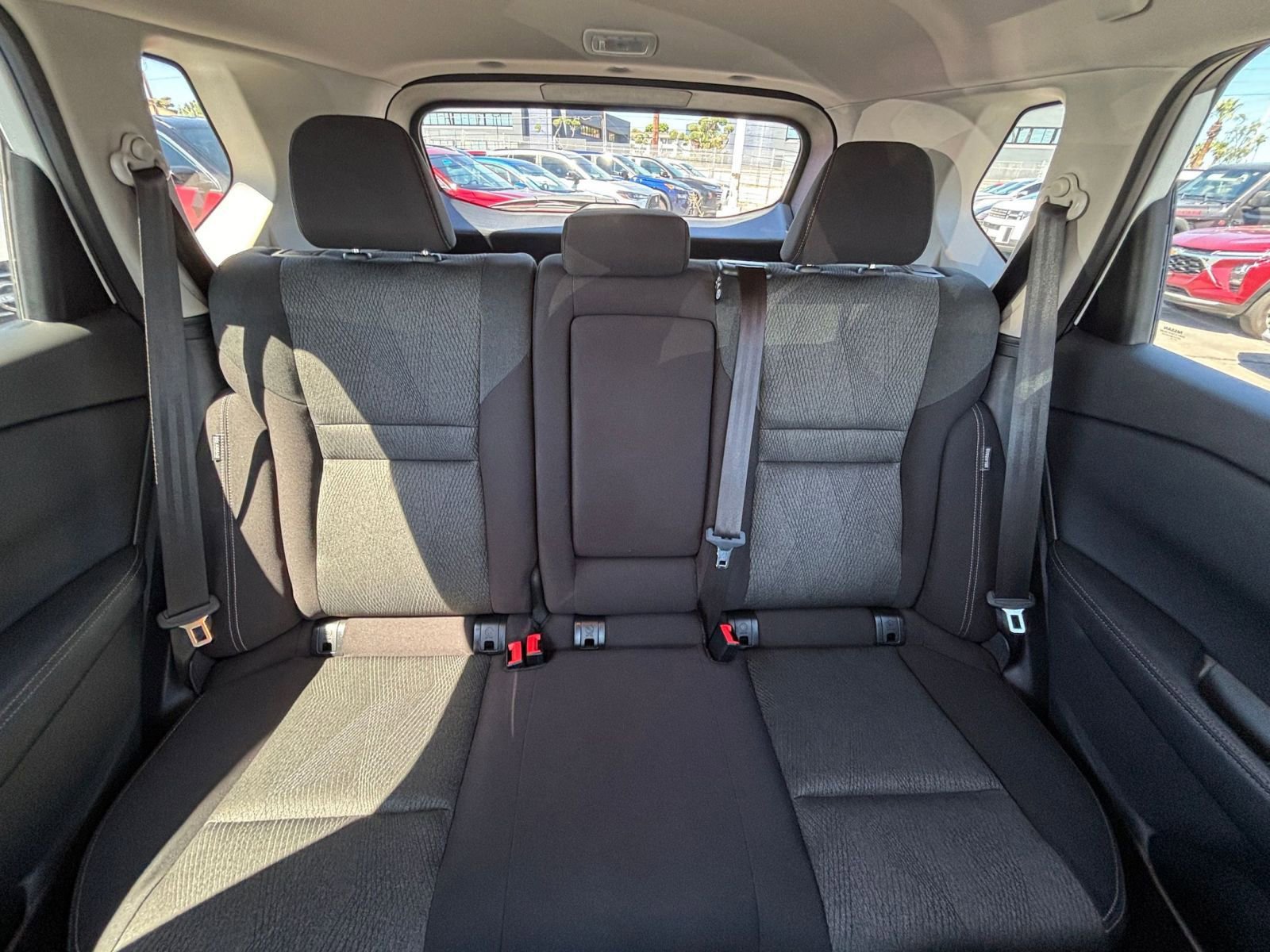 Used 2025 Nissan Rogue SV FWD image 40