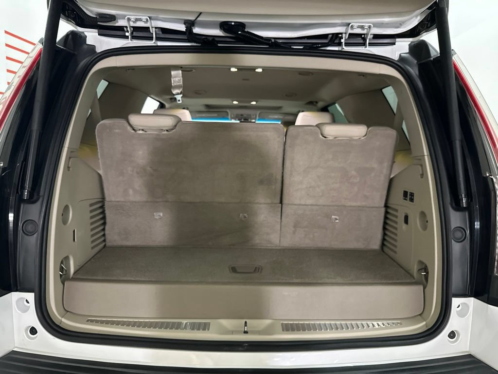 Used 2019 Cadillac Escalade Luxury AWD/4WD image 15