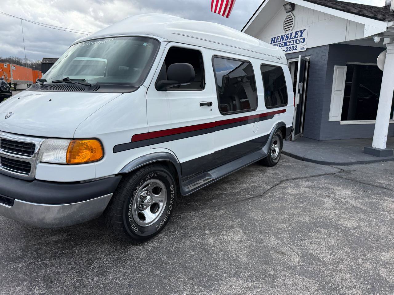 Used 2003 Dodge B1500 image 1