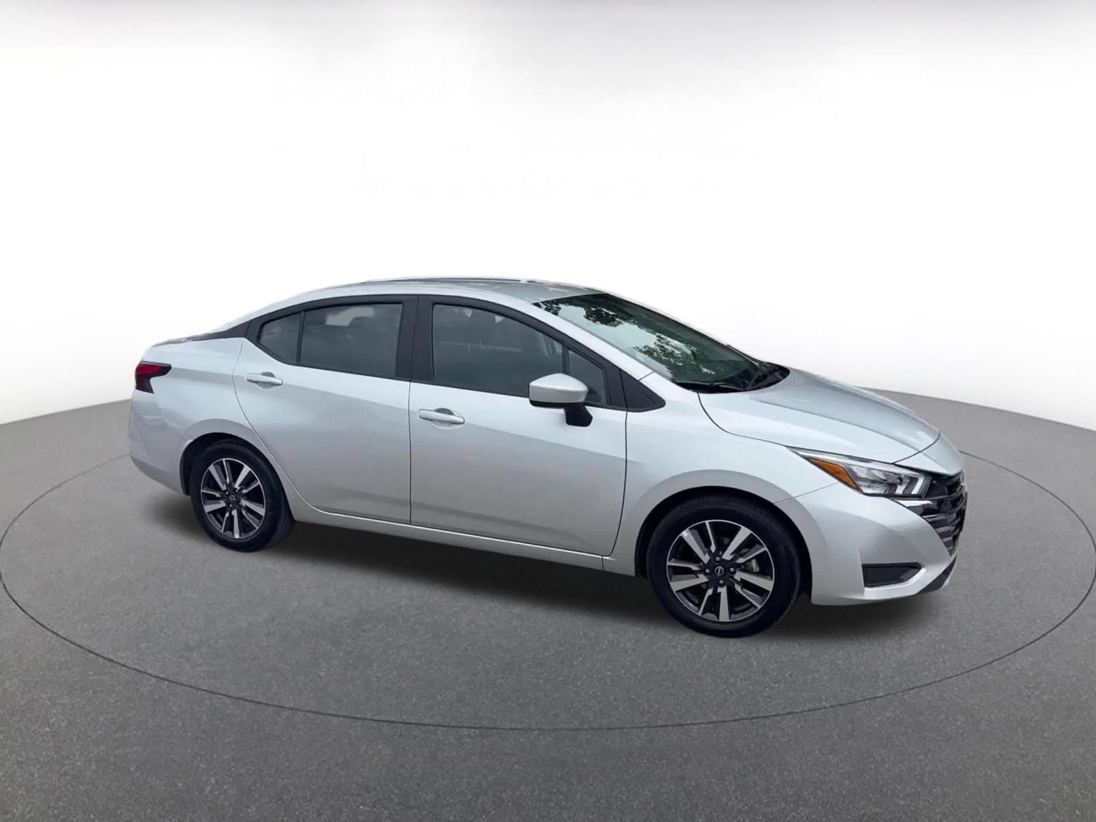Used 2025 Nissan Versa SV FWD image 2