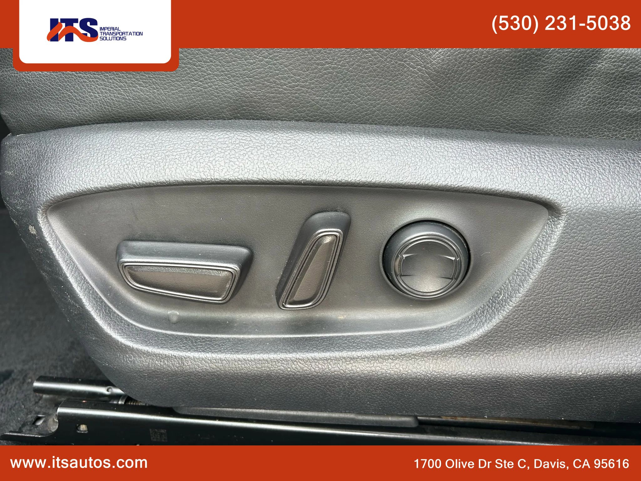 Used 2019 Toyota Camry SE w/ Carpet Mat Package image 22