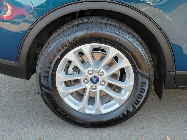 Certified 2020 Ford Escape SE FWD image 33