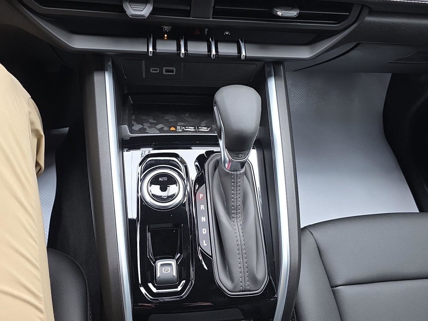 New 2025 Chevrolet Colorado LT w/ LT Convenience Package image 15