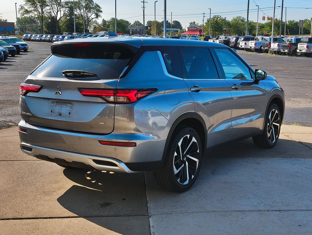 Used 2023 Mitsubishi Outlander SE AWD/4WD image 17