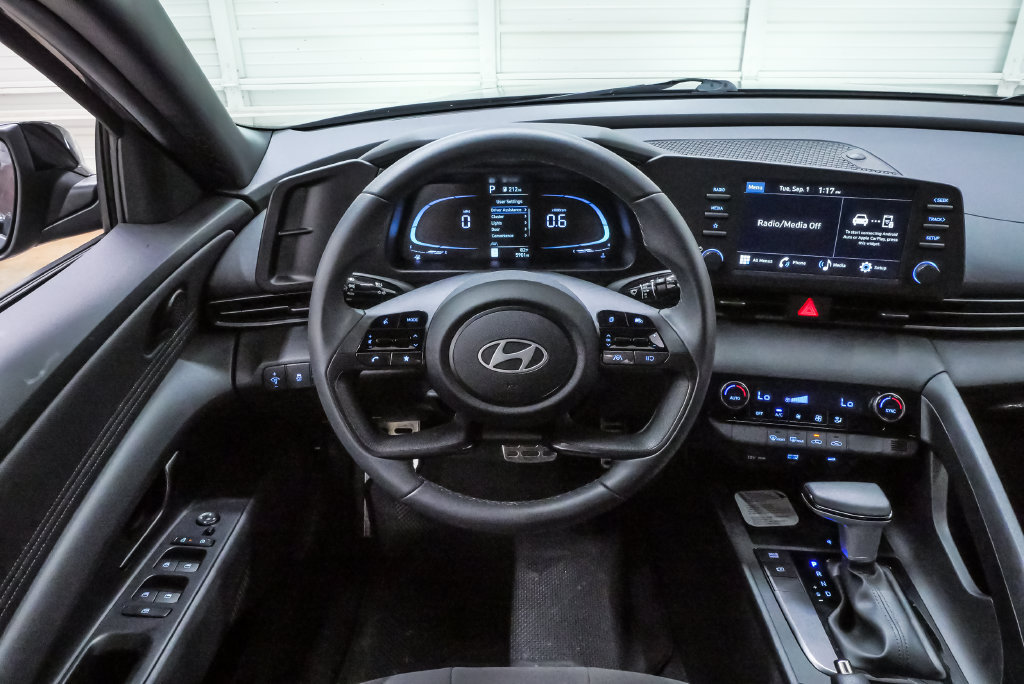 Certified 2026 Hyundai Elantra Sport FWD image 19