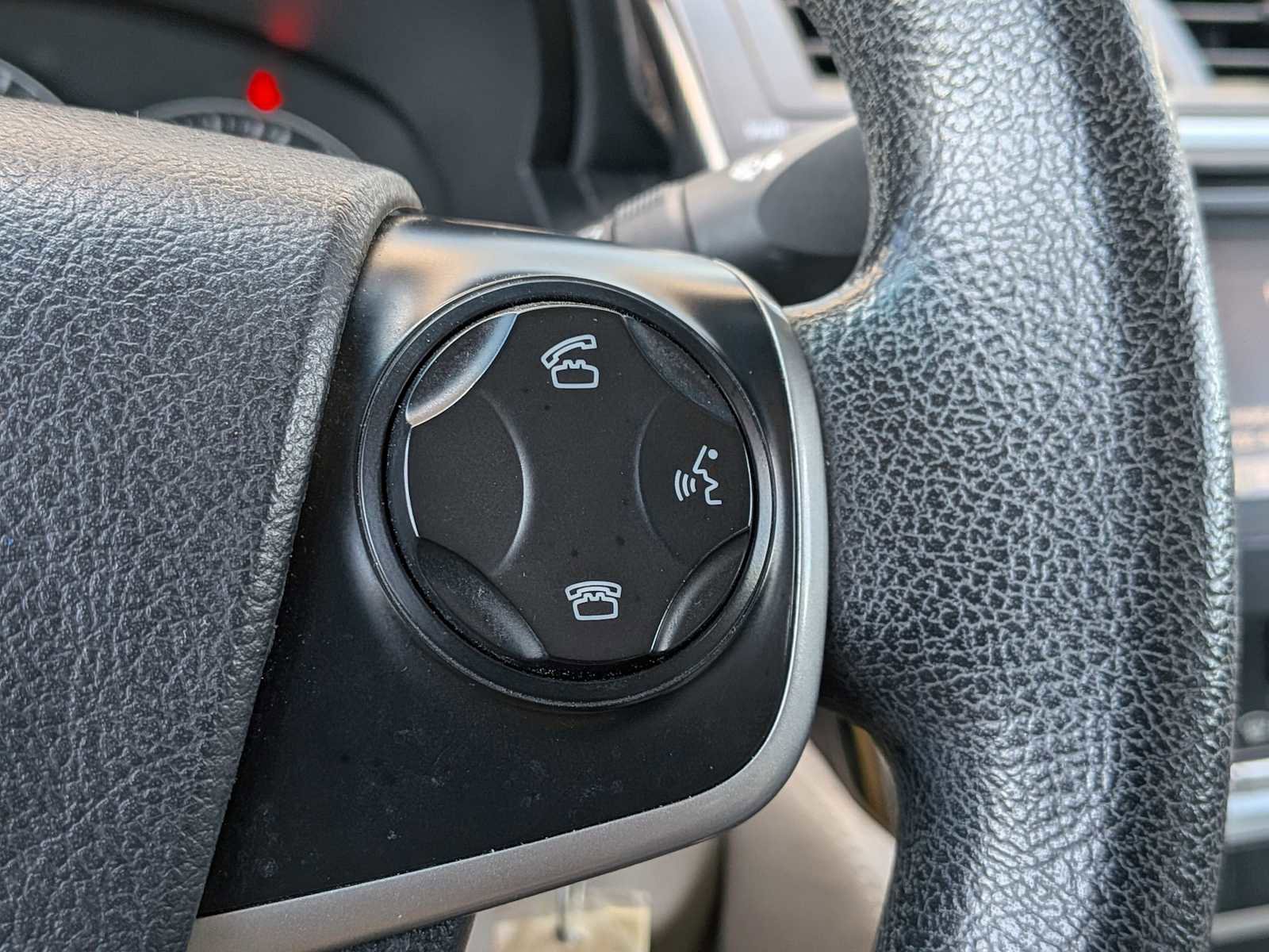 Used 2014 Toyota Camry LE FWD image 19