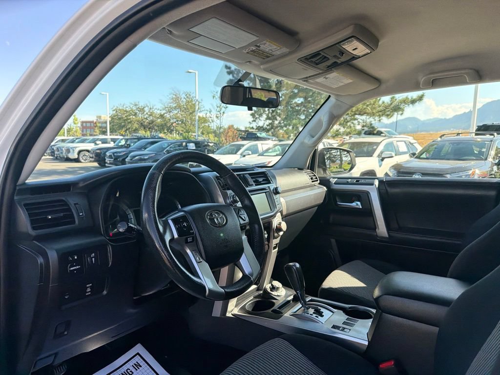 Used 2016 Toyota 4Runner SR5 AWD/4WD image 23