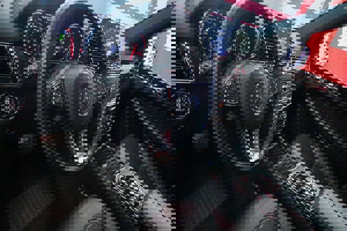 Used 2018 Mercedes-Benz GLE 350 4MATIC SUV w/ Premium 1 Package image 11