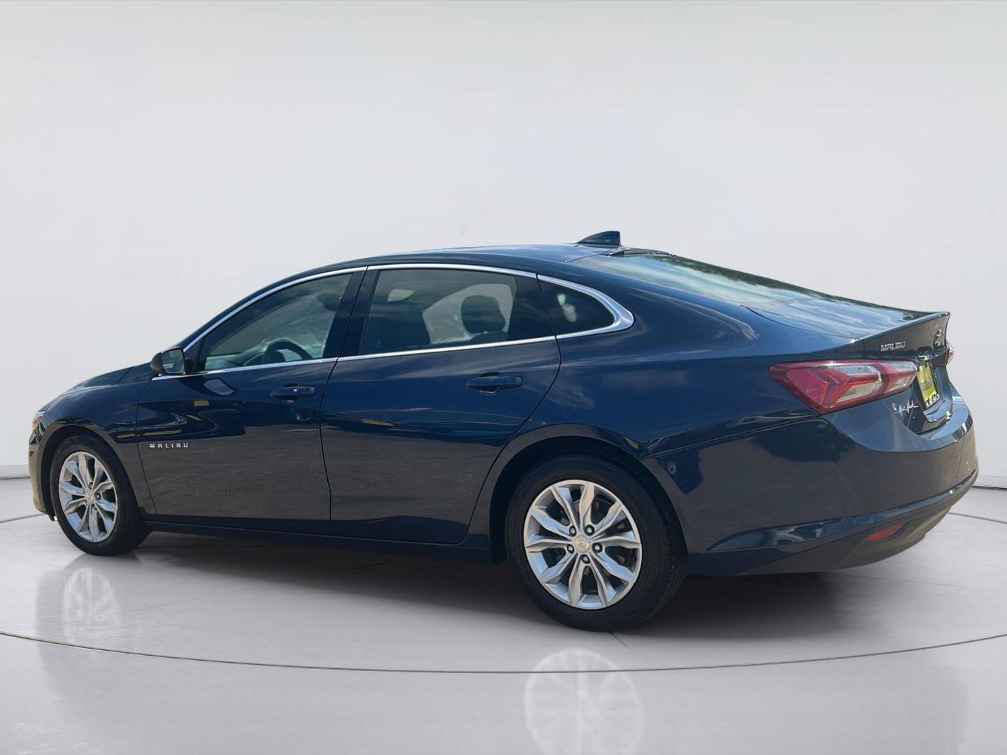 Used 2021 Chevrolet Malibu LT FWD image 6