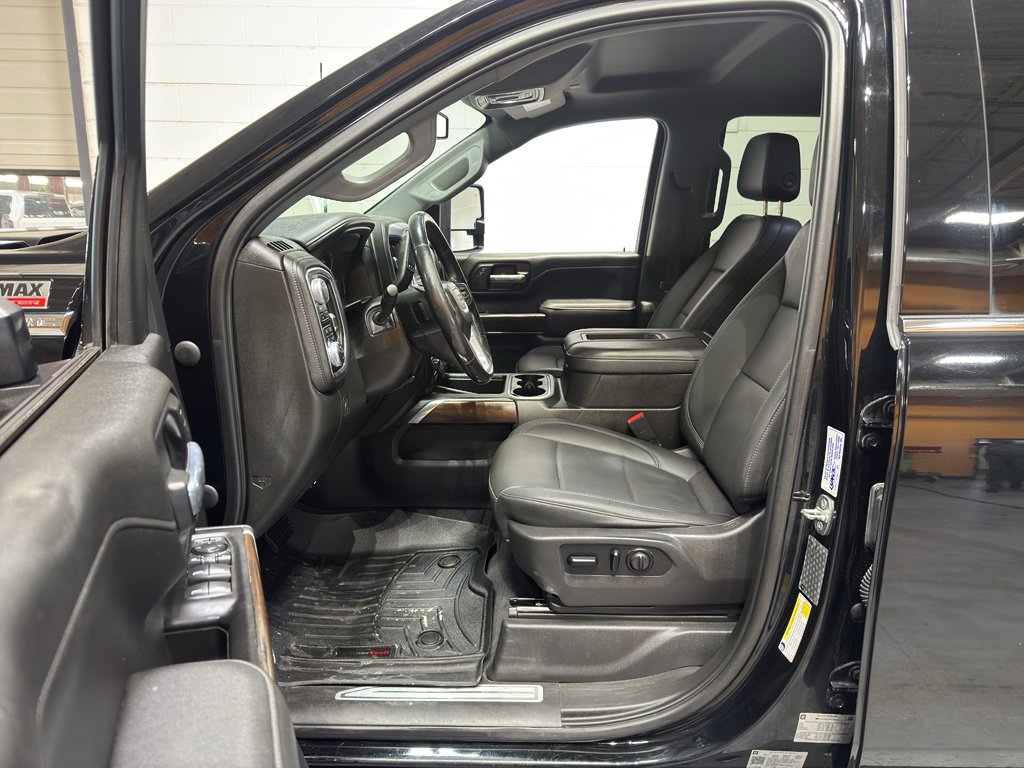 Used 2021 GMC Sierra 3500 SLT w/ SLT Preferred Package image 16
