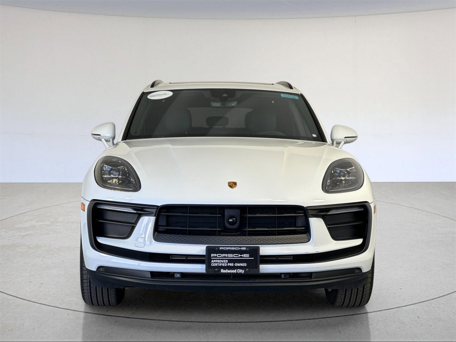 Used 2025 Porsche Macan image 11
