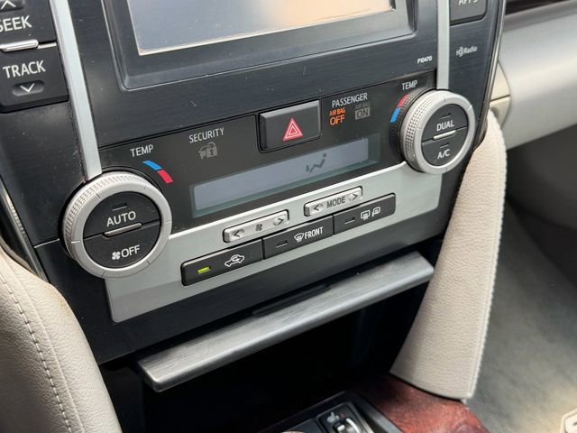 Used 2013 Toyota Camry XLE w/ Leather Pkg FWD image 23