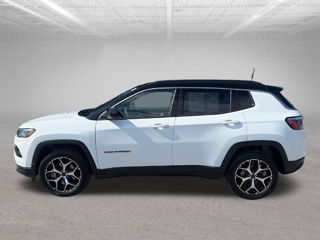 Used 2025 Jeep Compass Limited AWD/4WD image 3