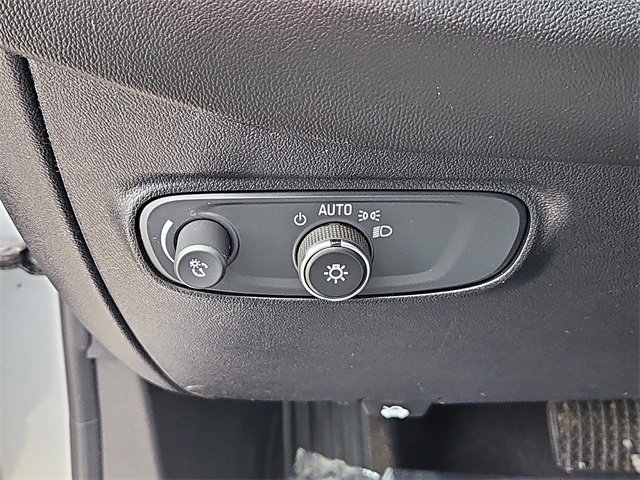 Used 2018 Chevrolet Equinox LS w/ LPO, Cargo Package image 17