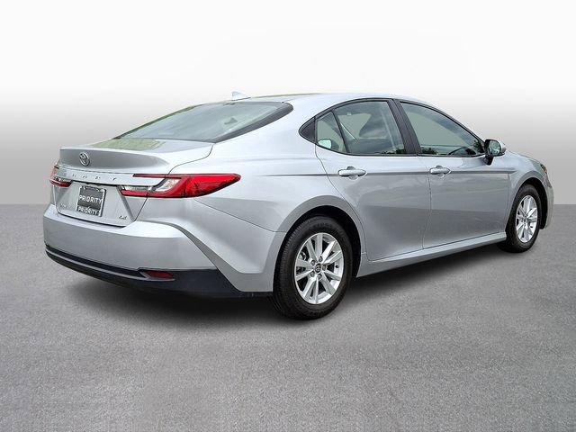 Used 2025 Toyota Camry LE FWD image 4