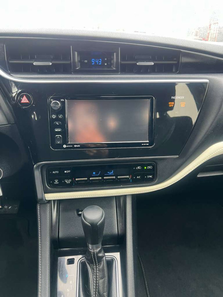 Used 2018 Toyota Corolla iM image 24