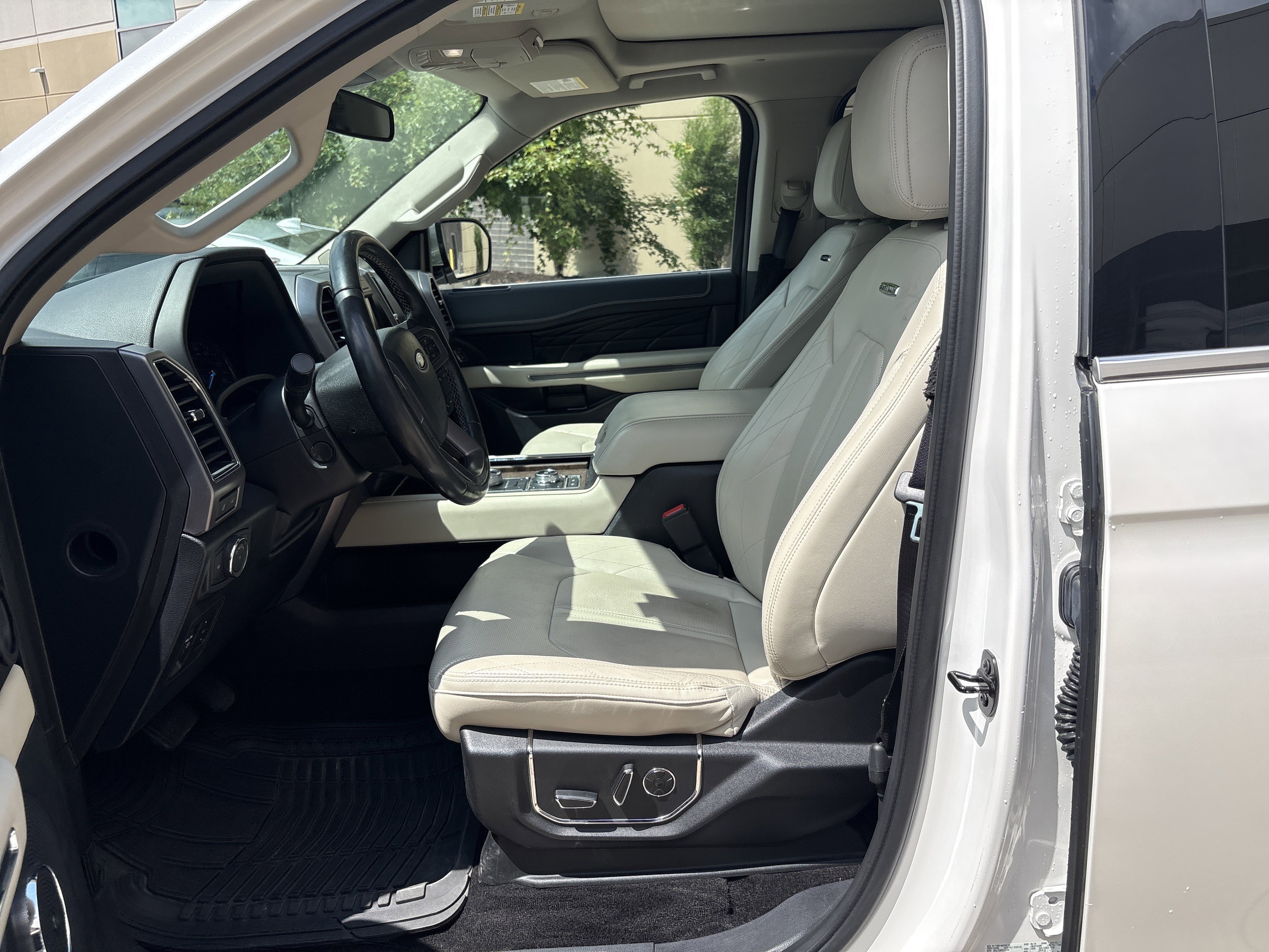 Used 2018 Ford Expedition Max Platinum AWD/4WD image 16