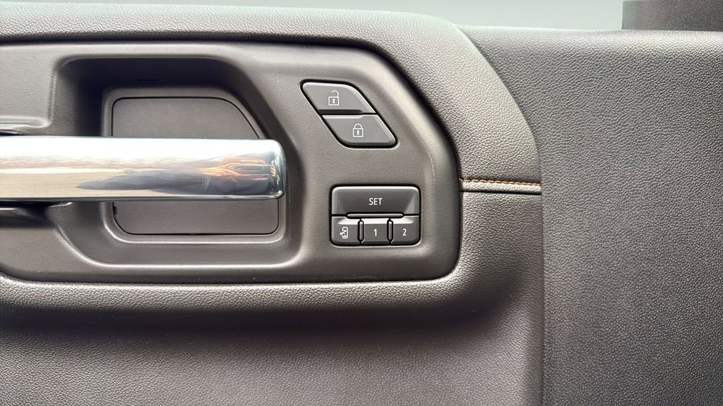 Used 2023 GMC Sierra 3500 AT4 w/ Gooseneck/5TH Wheel Package image 30