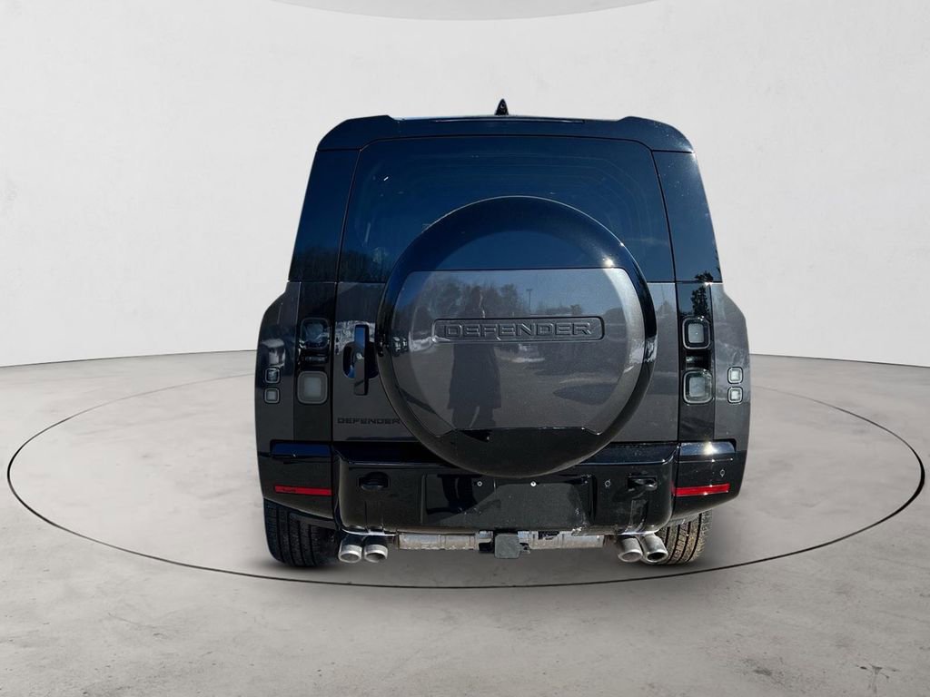New 2026 Land Rover Defender 130 V8 image 4