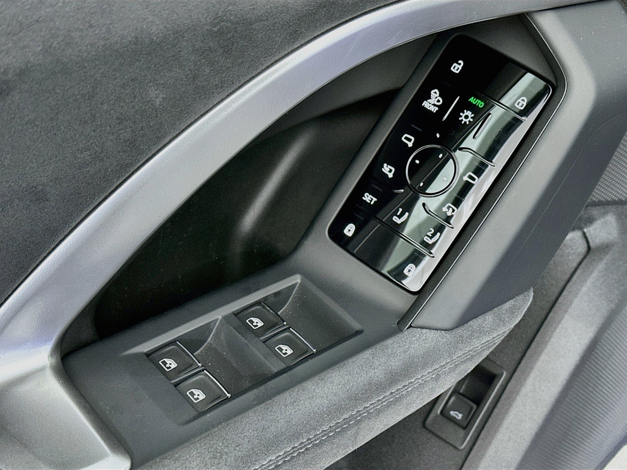New 2026 Audi SQ5 Premium Plus AWD/4WD image 18