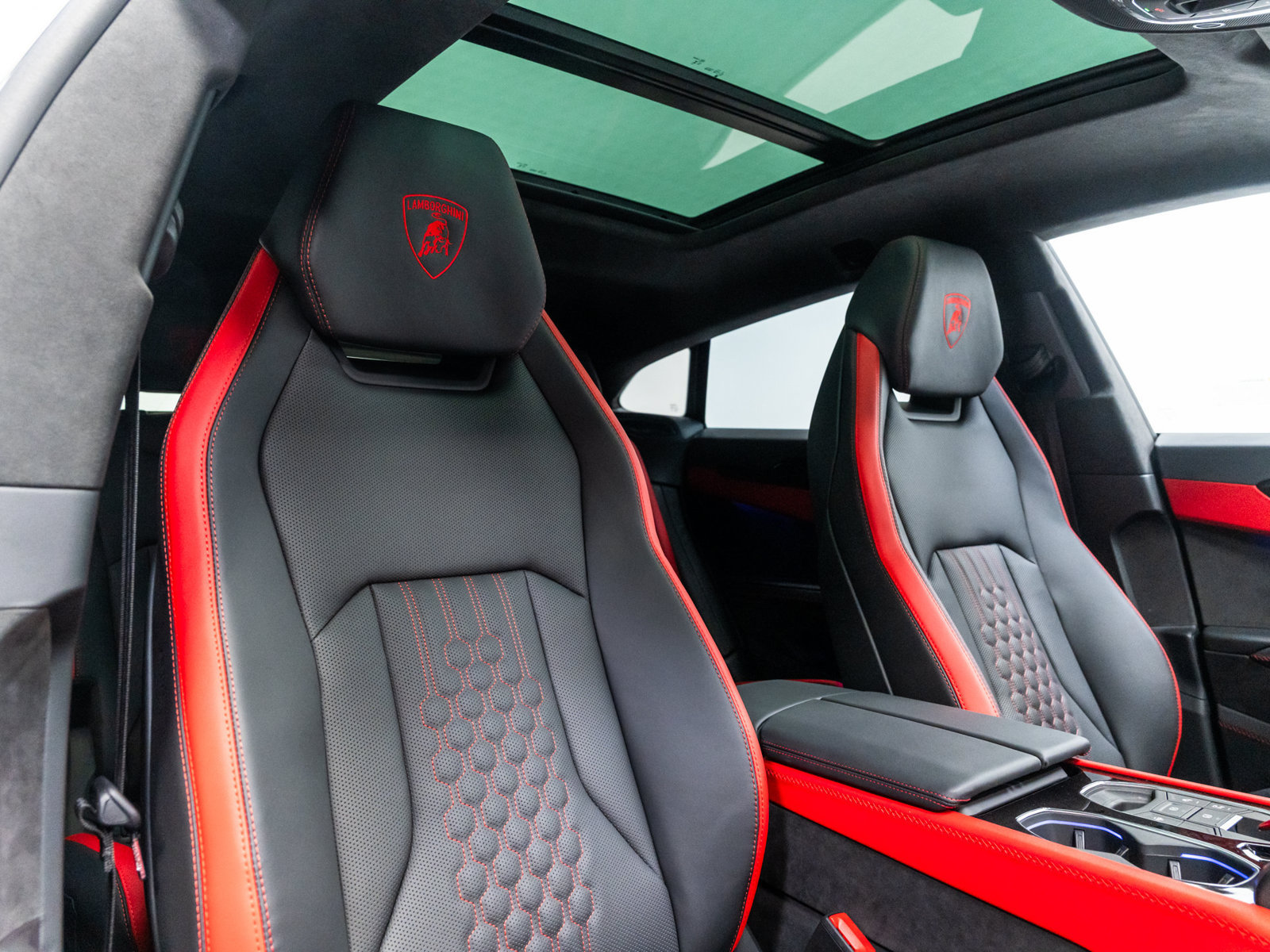 Used 2025 Lamborghini Urus SE AWD/4WD image 61