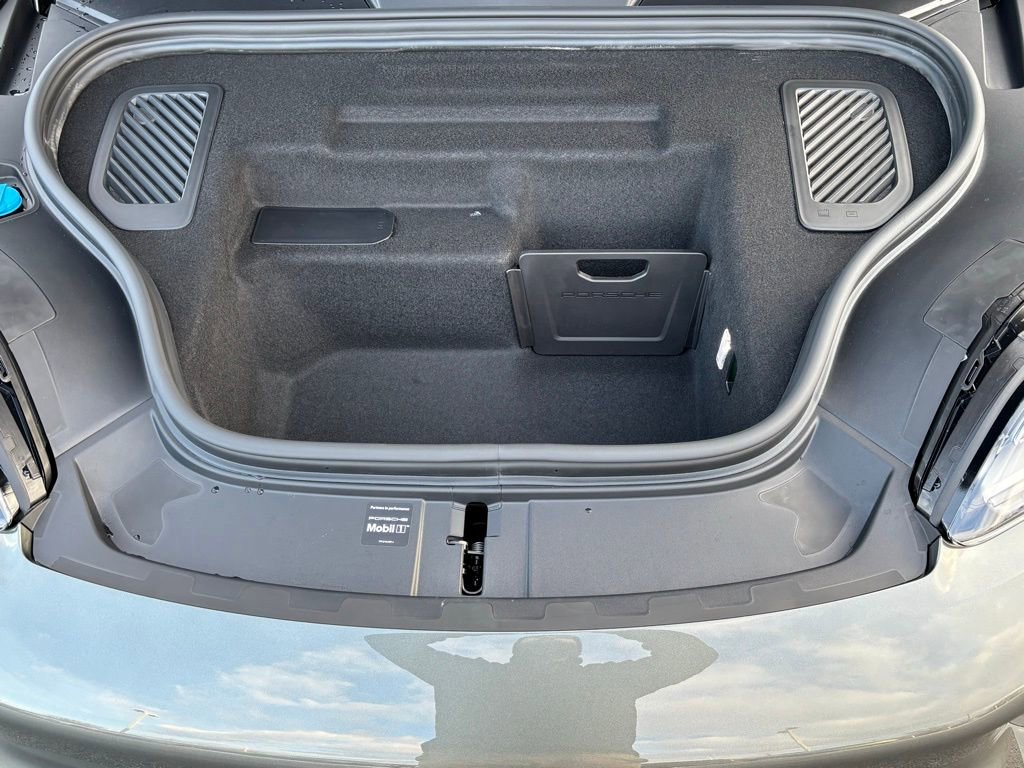 New 2025 Porsche Macan 4 Electric image 23